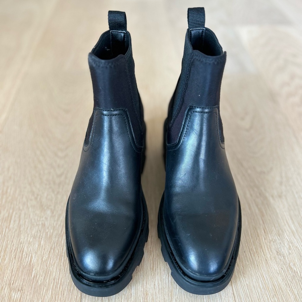 Like new Ash lug sole boots sole boots!
Worn twice, justt too small for my feet!